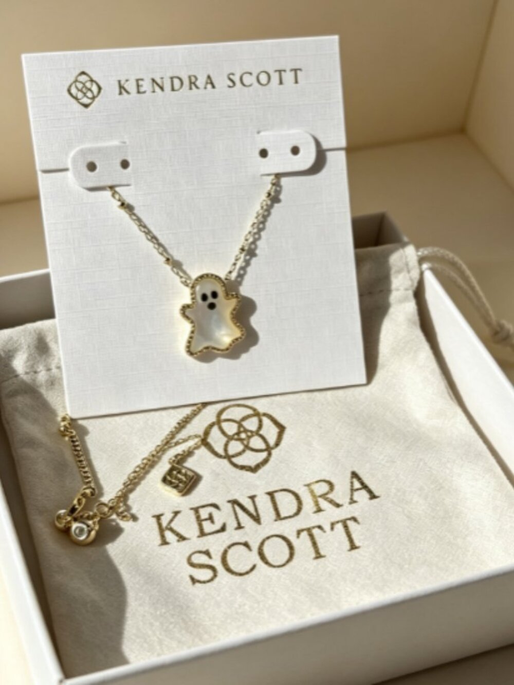 Kendra Scott Gold Pendant Necklace - Picture 4 of 4